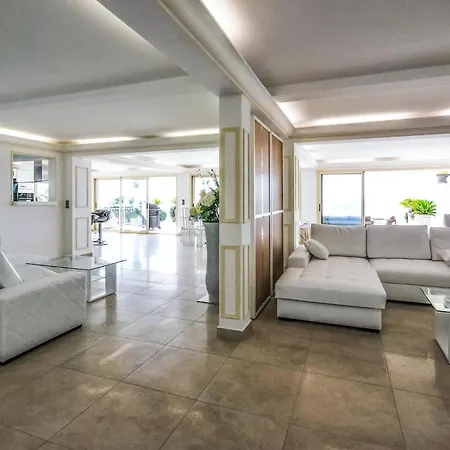 Beautiful In Holiday home *