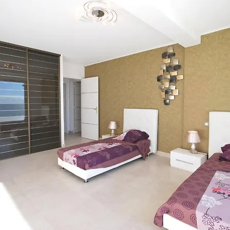 Beautiful In Holiday home *